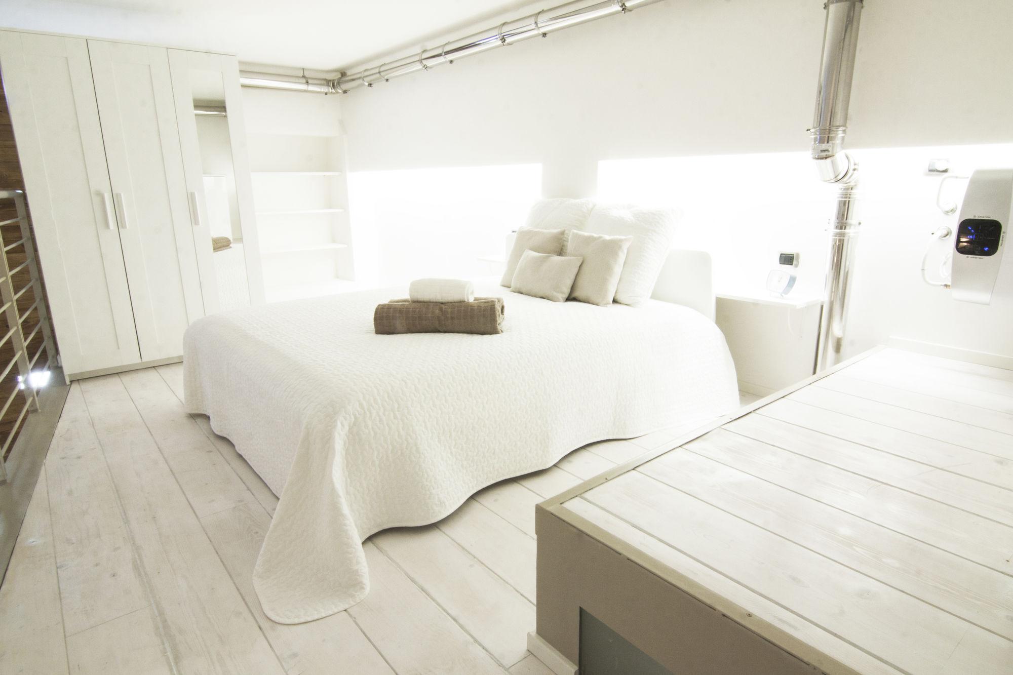 Alessia'S Flat - Mac Mahon Apartment Milan Bagian luar foto